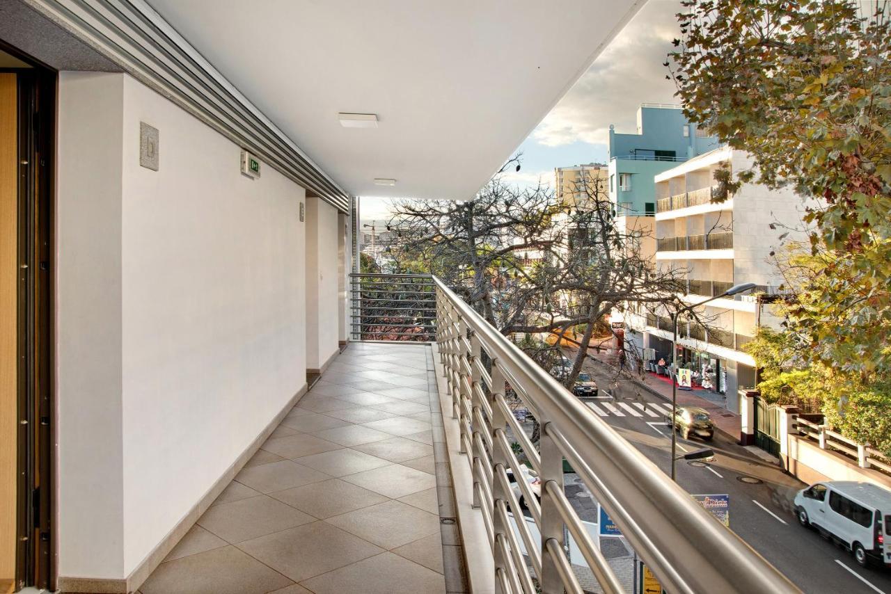 Dfm Happy Days D - Funchal Apartment ภายนอก รูปภาพ