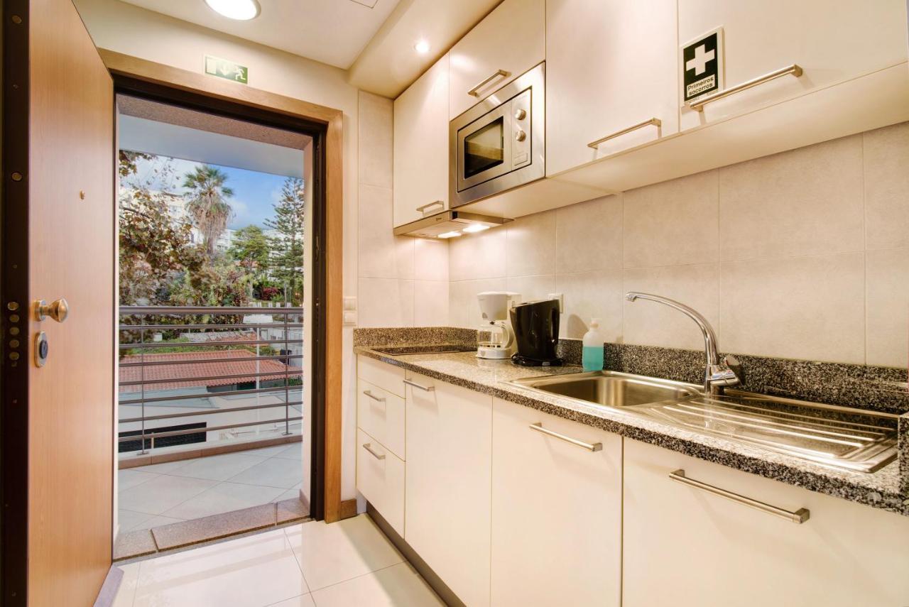 Dfm Happy Days D - Funchal Apartment ภายนอก รูปภาพ